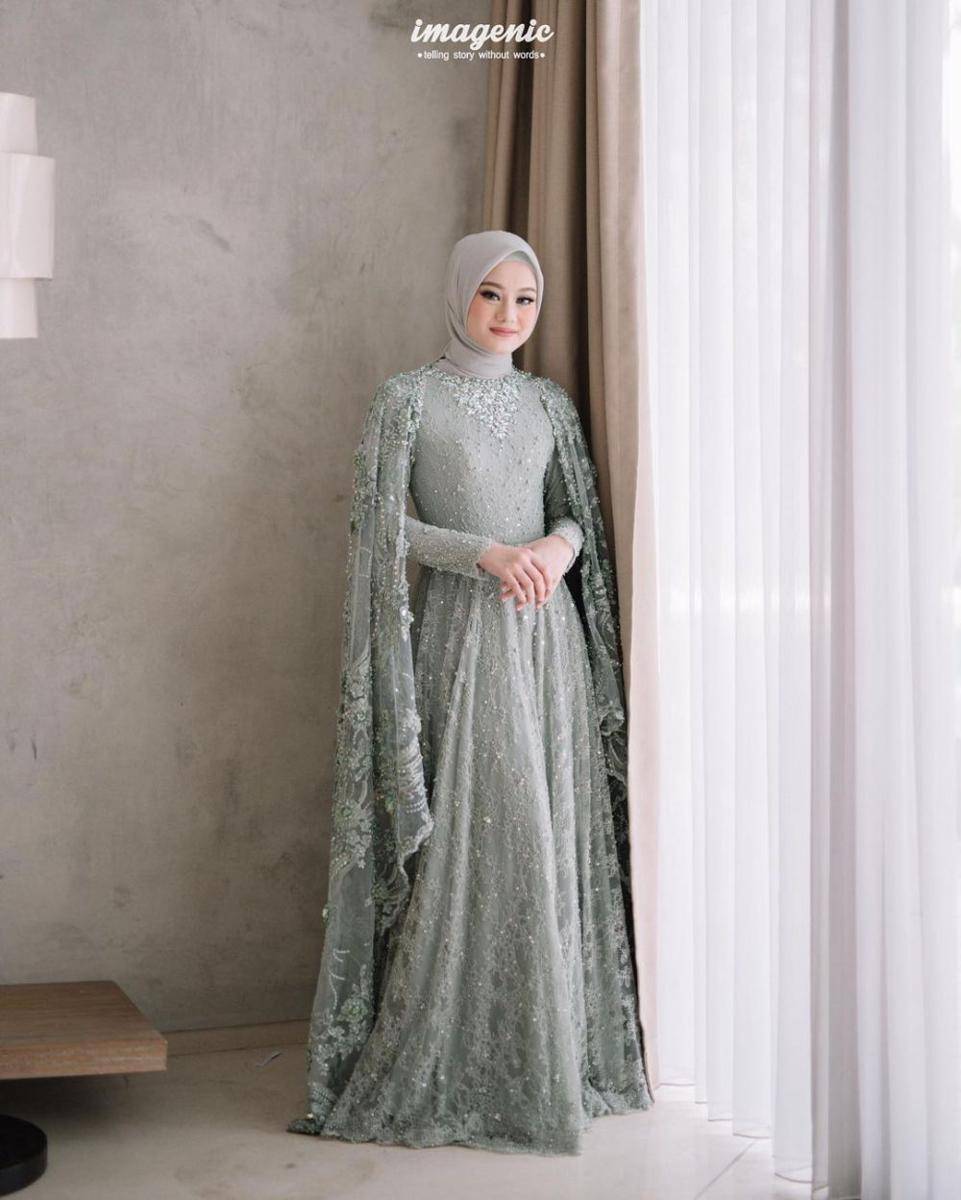 Kebaya Karya Anji Asmara (instagram.com/anjiasmara)