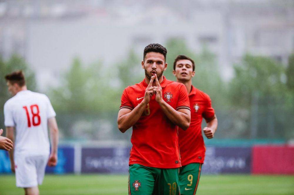 Goncalo Ramos (twitter.com/Goncalo88Ramos)