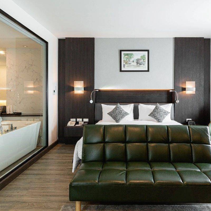 kamar di SureStay Hotel (instagram.com/surestay.vientiane)