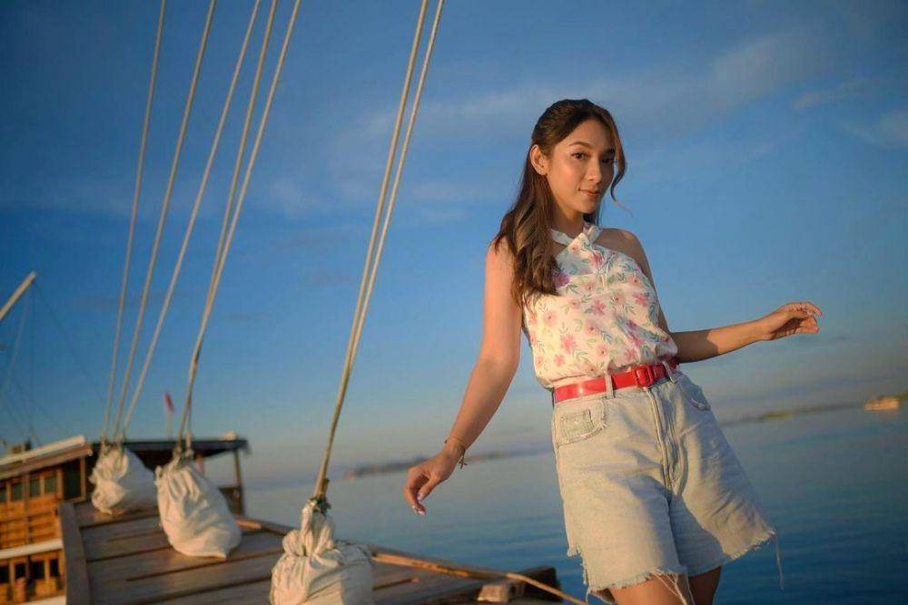 ide outfit traveling ala Dinda Kirana (instagram.com/dindakirana.s)