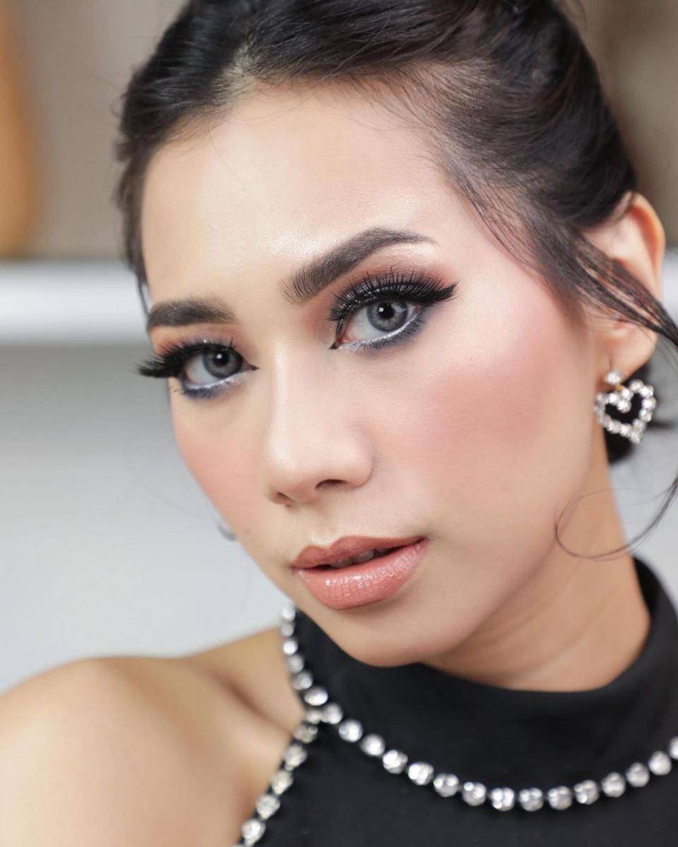 Arabian makeup looks ala Abel Cantika (instagram.com/abellyc)