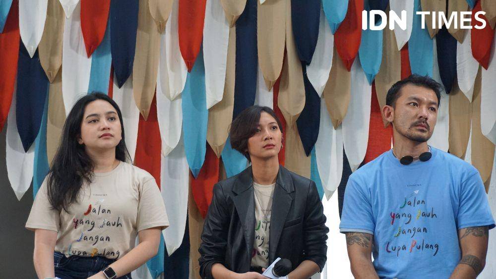 para pemain Jalan Yang Jauh Jangan Lupa Pulang pada Rabu (23/11/2022) (Dok. IDN Times/Elizabeth Chiquita)