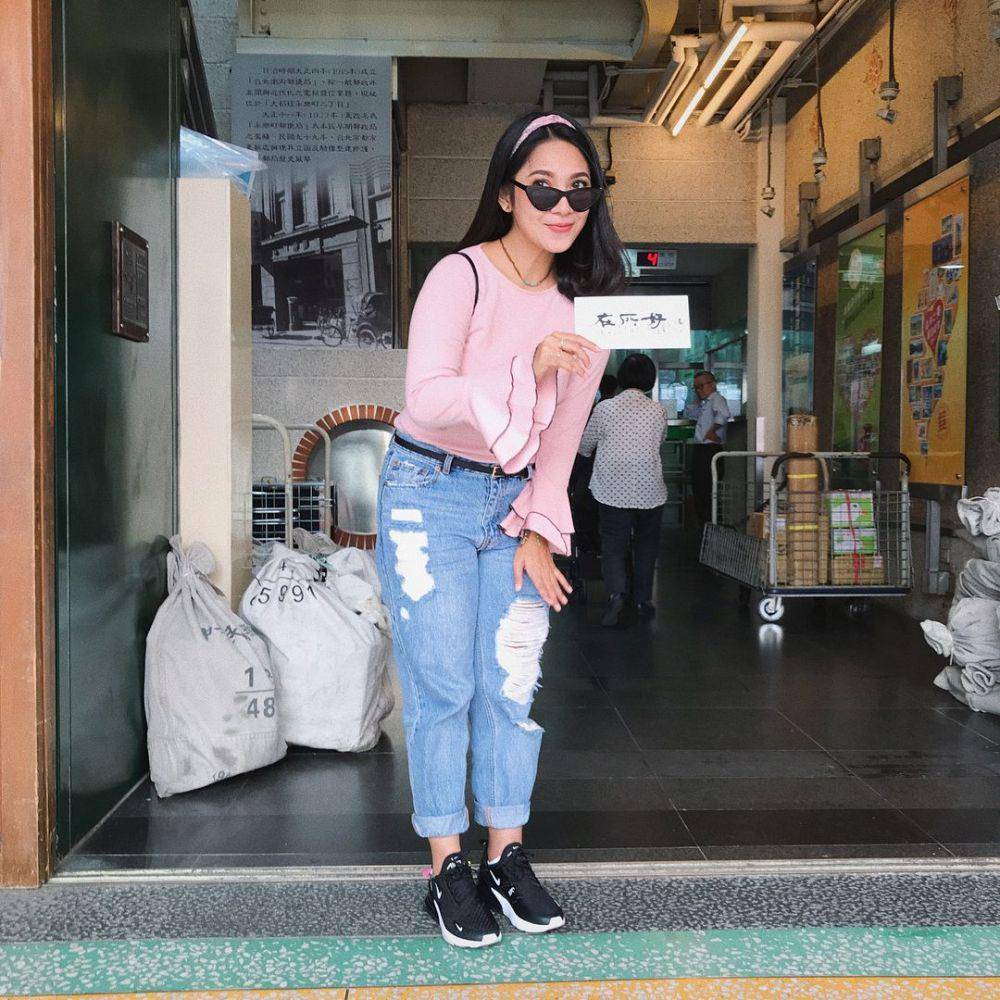 ide outfit traveling ala Dinda Kirana (instagram.com/dindakirana.s)