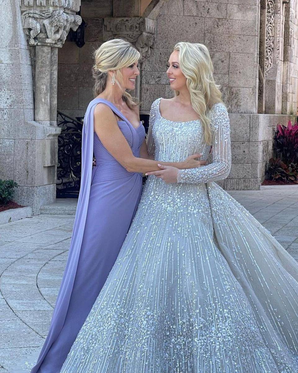 potret pernikahan Tiffany Trump, putri Donald Trump (instagram.com/itsmarlamaples)