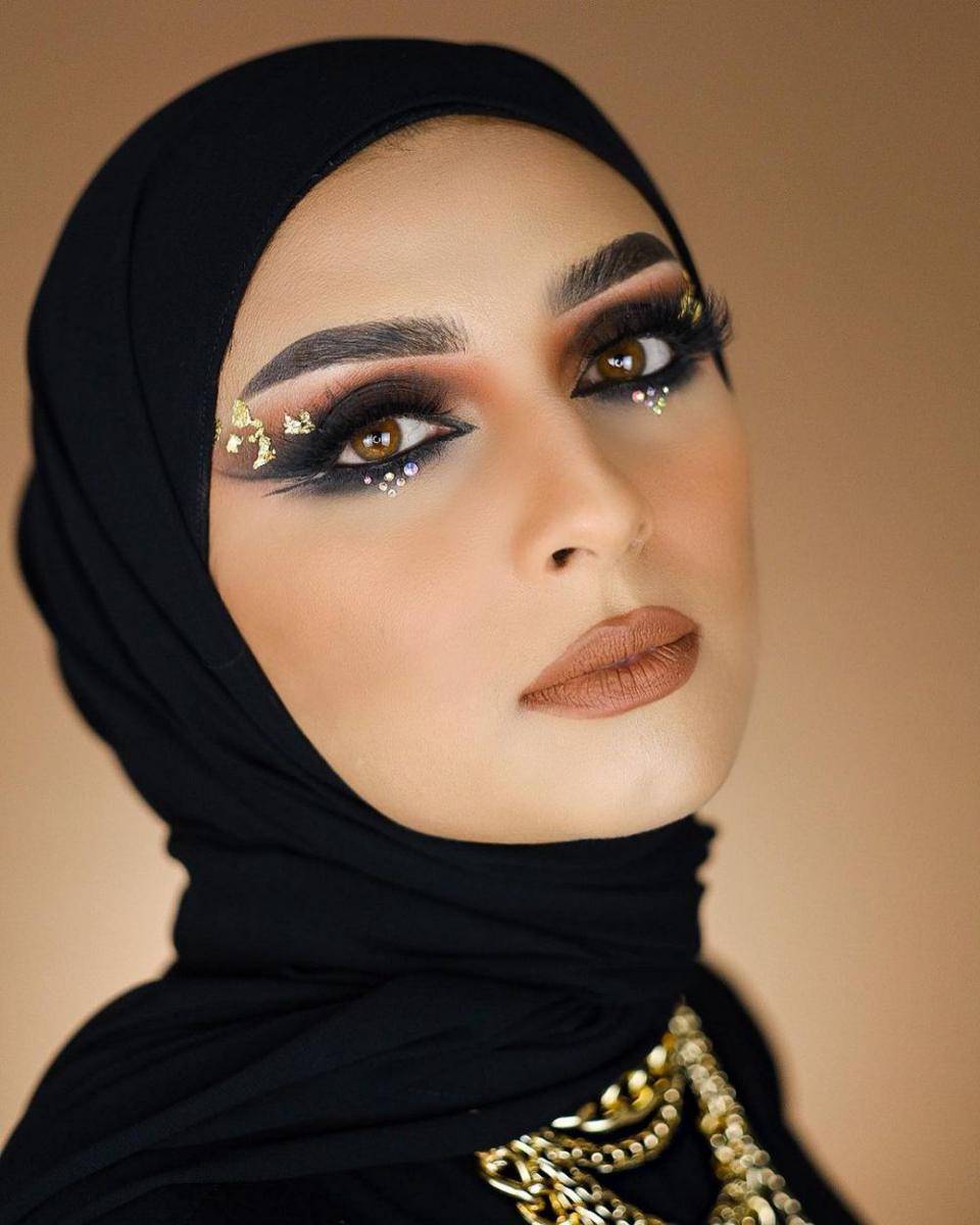 Arabian makeup looks ala Zezah Baragbah (instagram.com/zezahbaragbah)