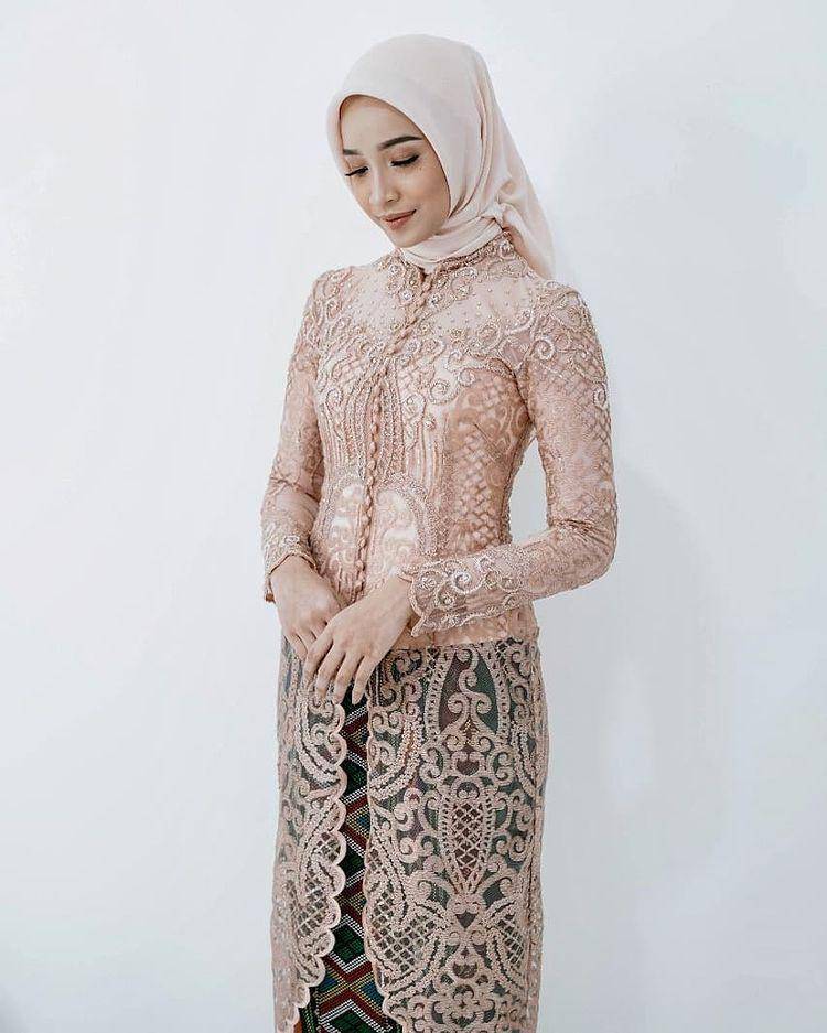 Kebaya Karya Fadlan Indonesia (instagram.com/fadlan_indonesia)