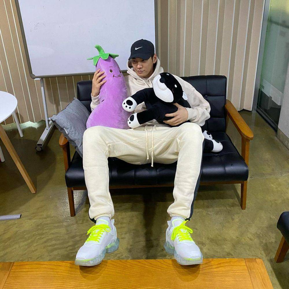 potret aktor Kim Young Kwang pemain drama Somebody (instagram.com/aksakfn12)
