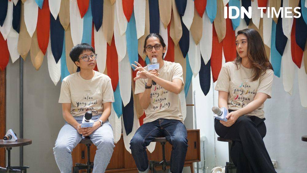 para kru Jalan Yang Jauh Jangan Lupa Pulang pada Rabu (23/11/2022) (Dok. IDN Times/Elizabeth Chiquita)