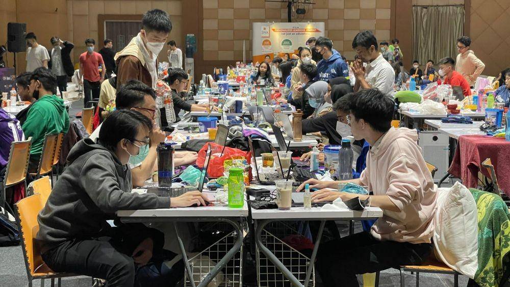 Peserta lomba East Java Data Hackathon 2022 (Dok. JCI East Java)