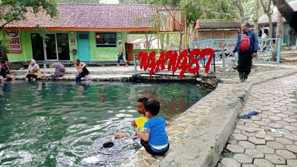 wisata pemandian air panas Nganget di Desa Sidorejo, Kecamatan Kenduruan, Tuban. Dok Istimewa