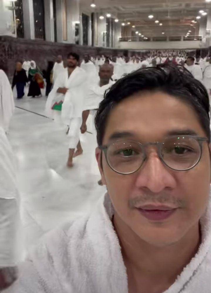 potret umrah Pasha Ungu, istri, dan kedua putranya (instagram.com/pashaungu_real01)