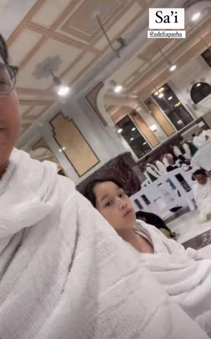 potret umrah Pasha Ungu, istri, dan kedua putranya (instagram.com/pashaungu_real01)