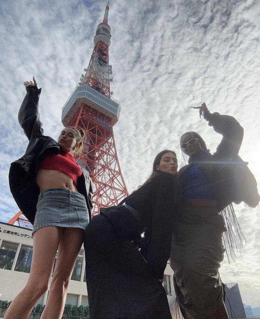 kendall jenner ikut serta ke jepang untuk merayakan ulang tahun hailey (instagram.com/haileybieber)