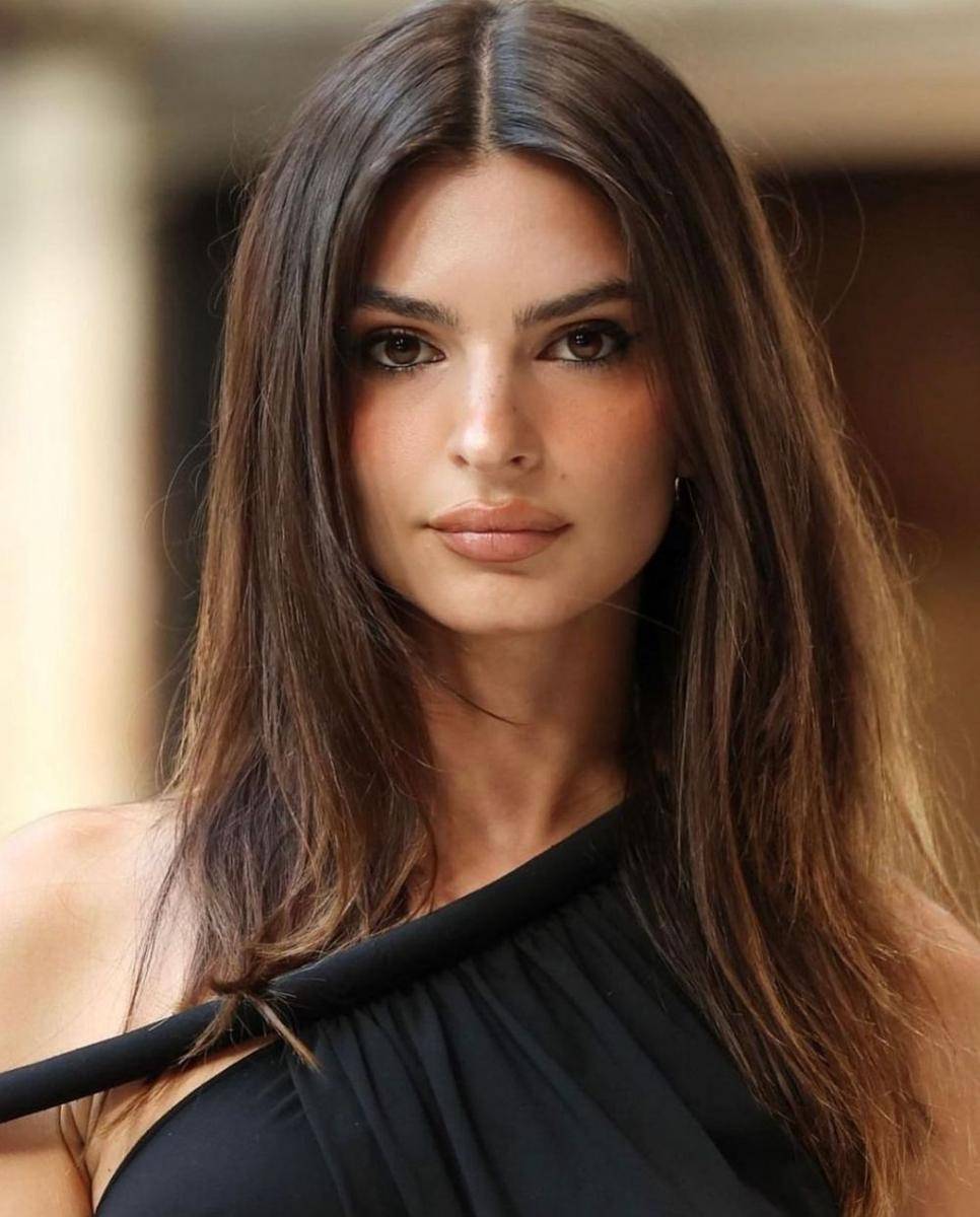 Emily Ratajkowski (instagram.com/emrata)