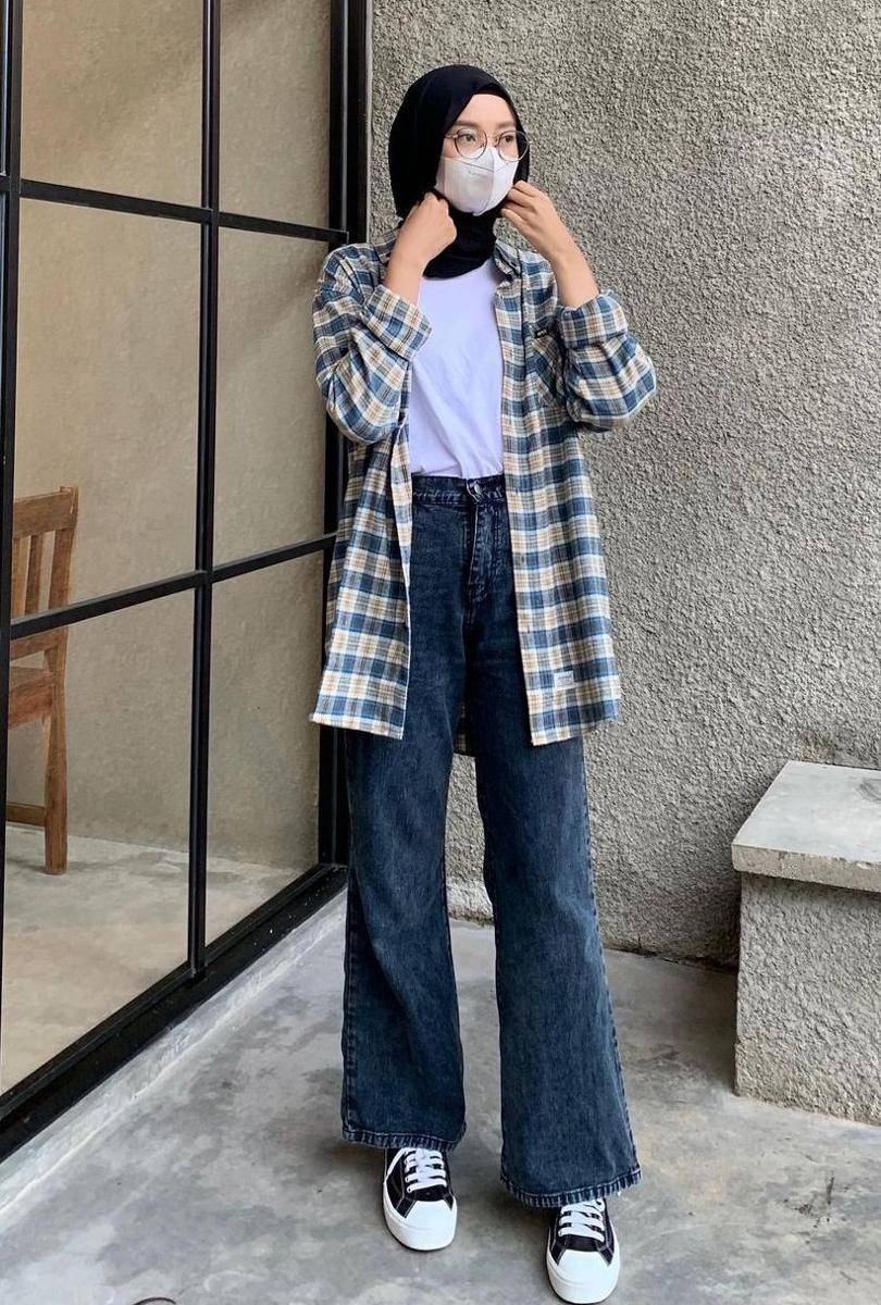 Padu padan jeans style hijab (instagram.com/lutvy_putri)