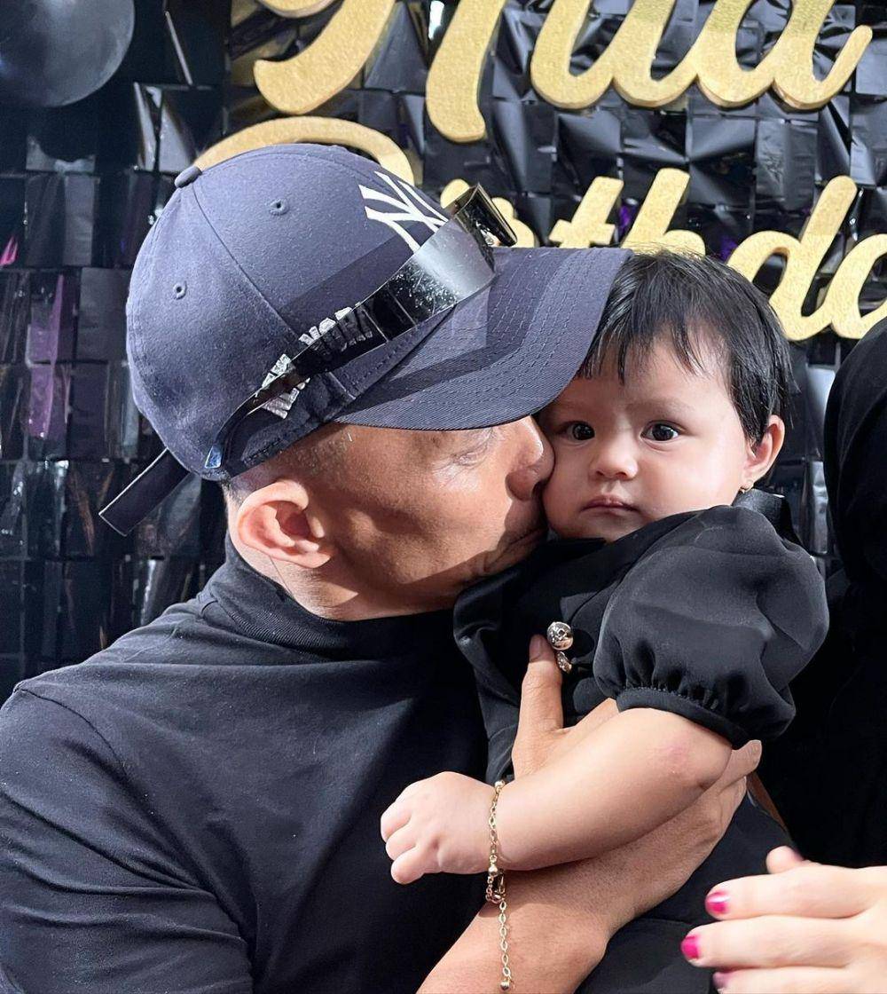 potret Ameena Hanna Nur Atta bersama kakek dan nenek (instagram.com/genifaruk)