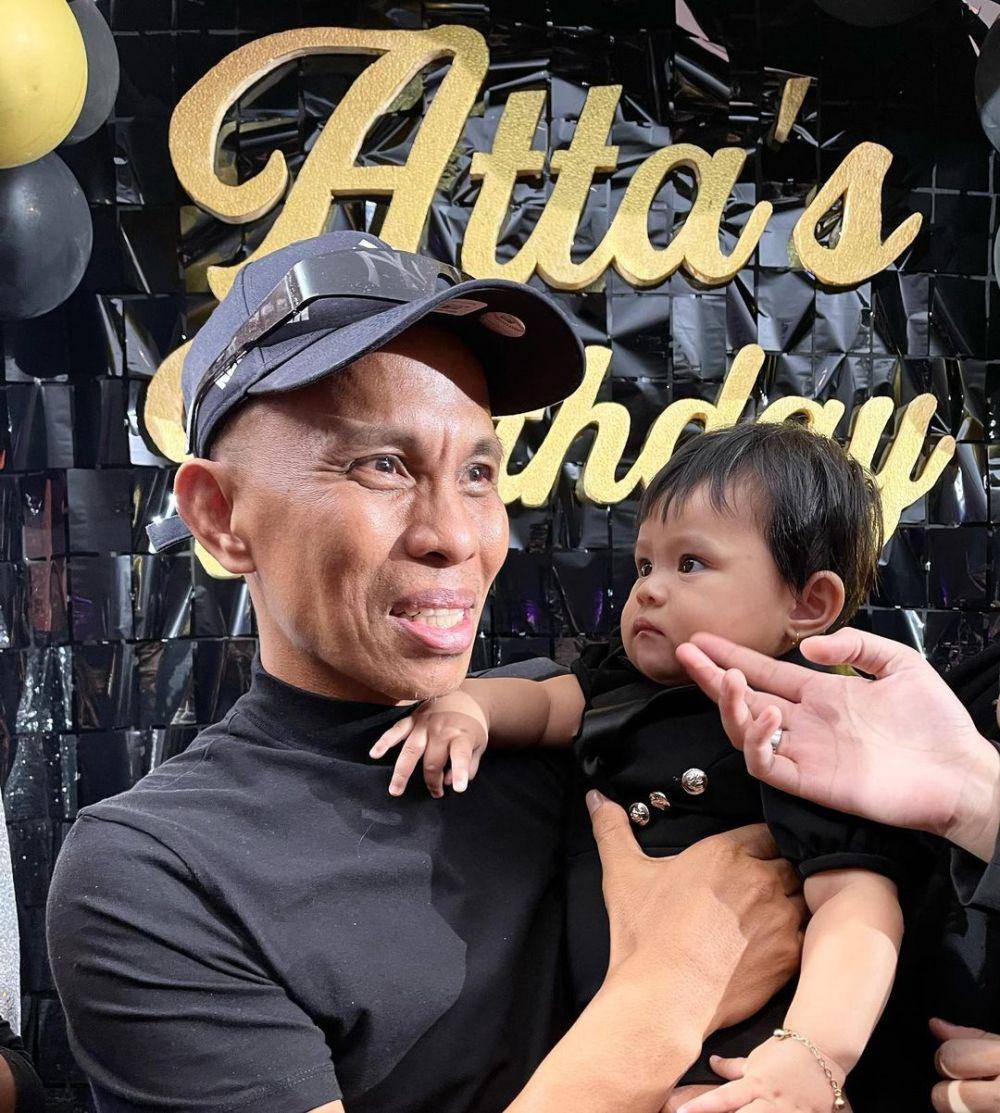 potret Ameena Hanna Nur Atta bersama kakek dan nenek (instagram.com/genifaruk)