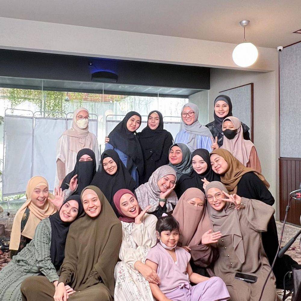potret Dara Arafah dan artis lain (instagram.com/vebbypalwinta)