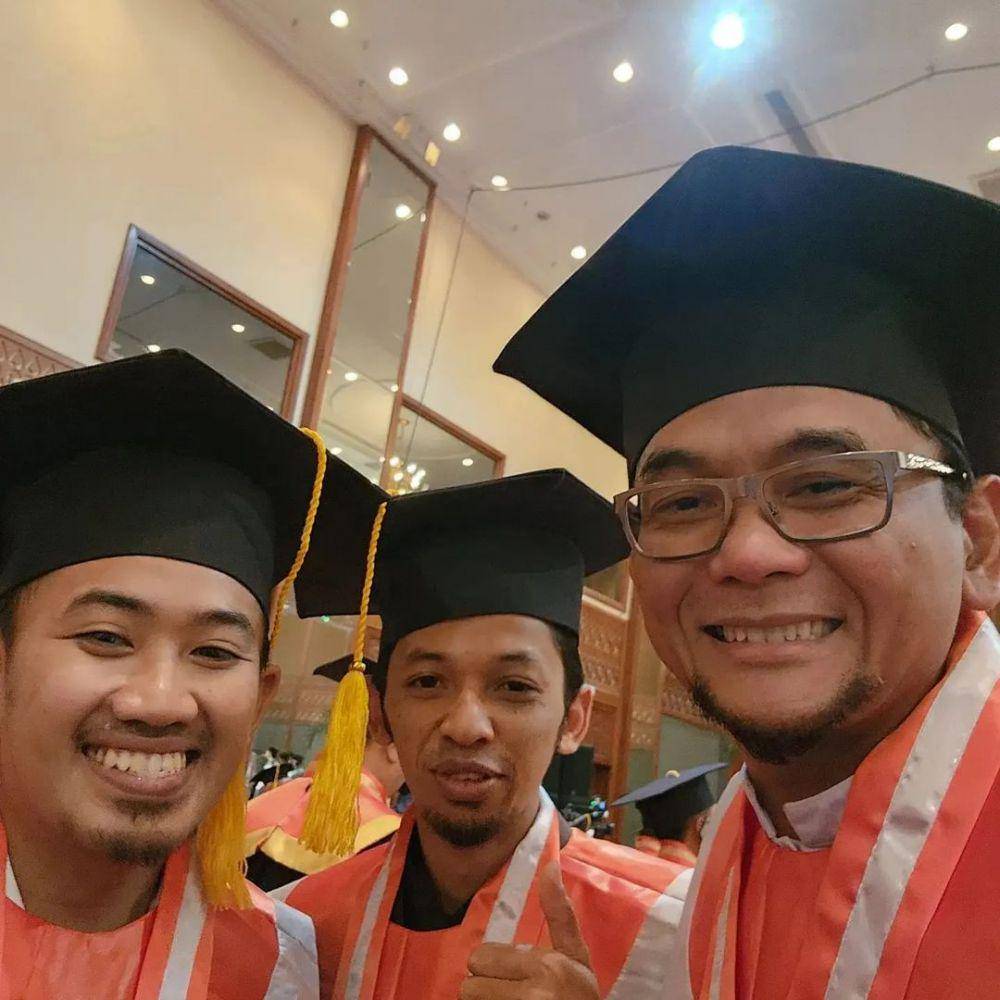 potret wisuda ustaz Syam (instagram.com/subkialbughury_)