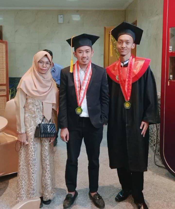potret wisuda ustaz Syam (instagram.com/iqbal_abdljbr)