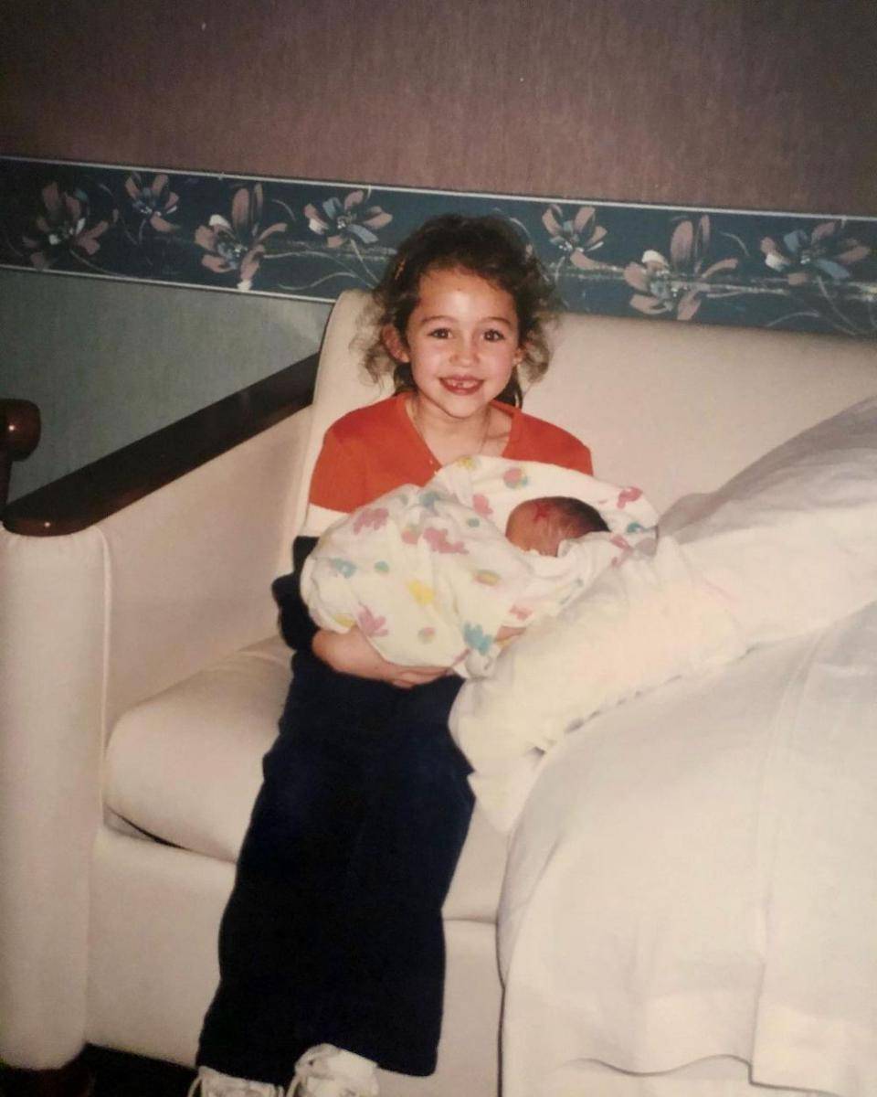 Miley Cyrus (instagram.com/mileycyrus)