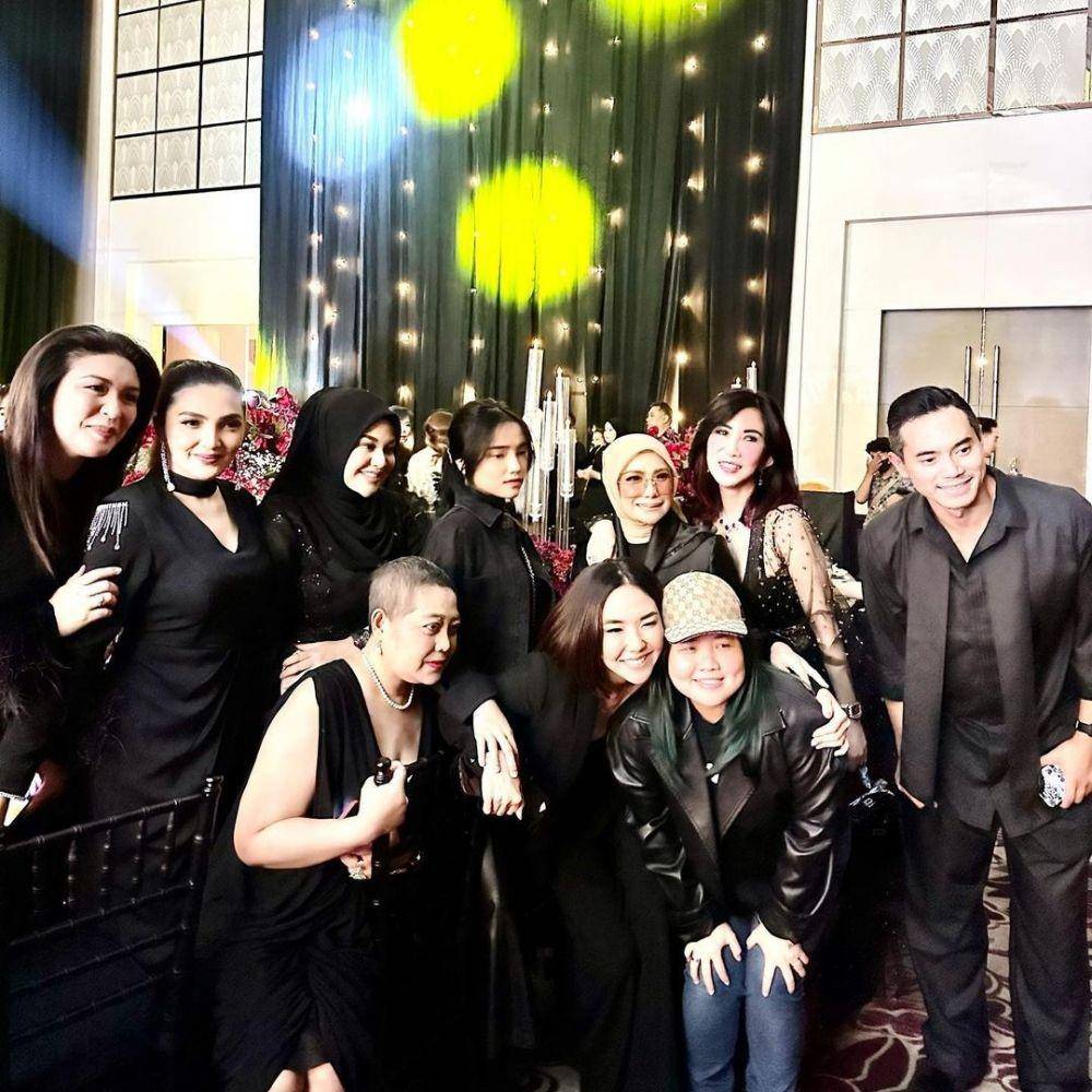 Artis di ulang tahun Helena Lim (instagram.com/sonia_wibisono)