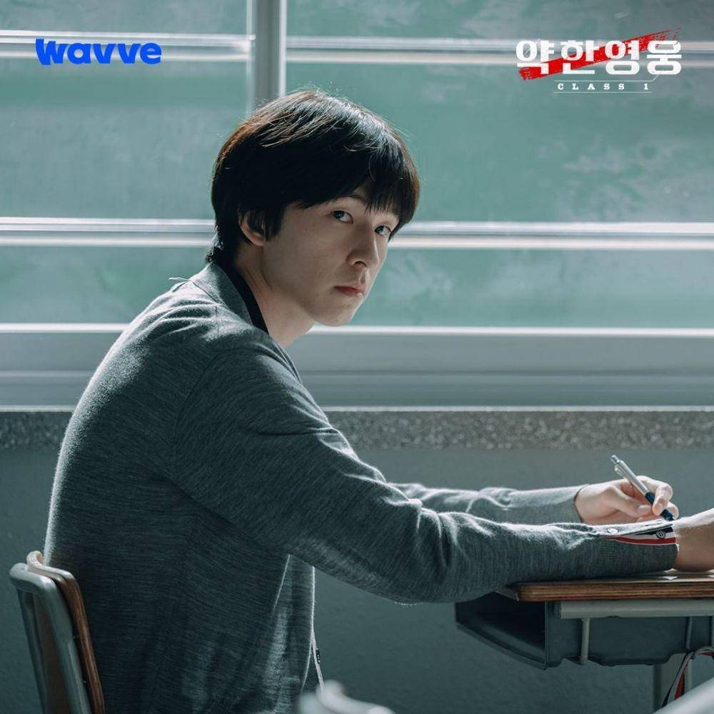 Hong Kyung di drakor Weak Hero Class 1 (instagram.com/wavve.official)