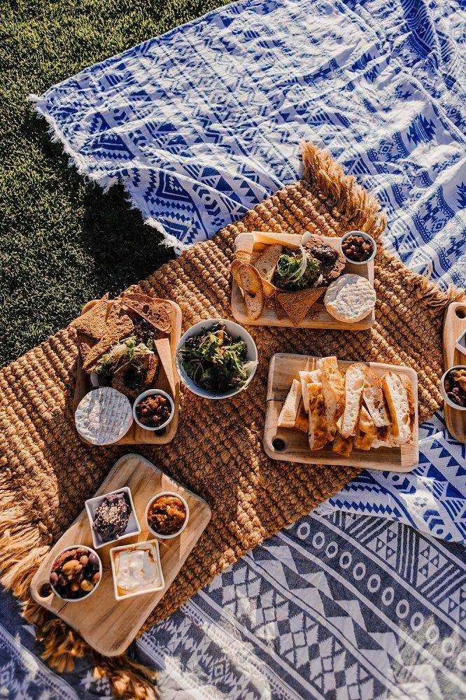 Ide dekorasi piknik (pexels.com/@rachel-claire)