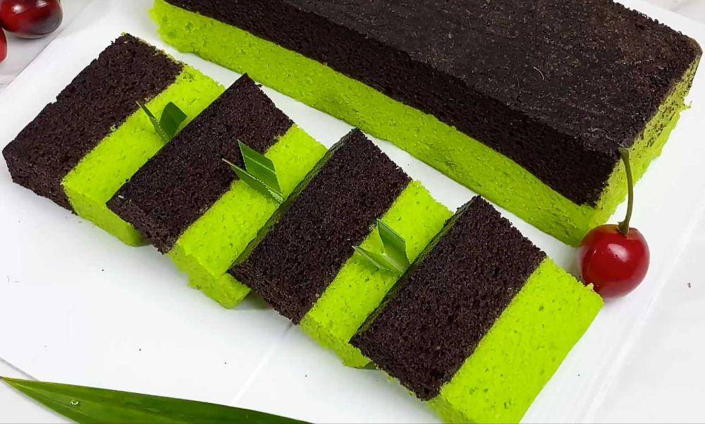 brownies pandan ketan hitam (YouTube.com/Chalistaa Kitchen)