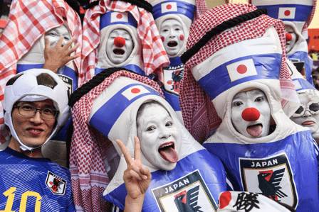 potret suporter Timnas Jepang (twitter.com/FIFAcom)