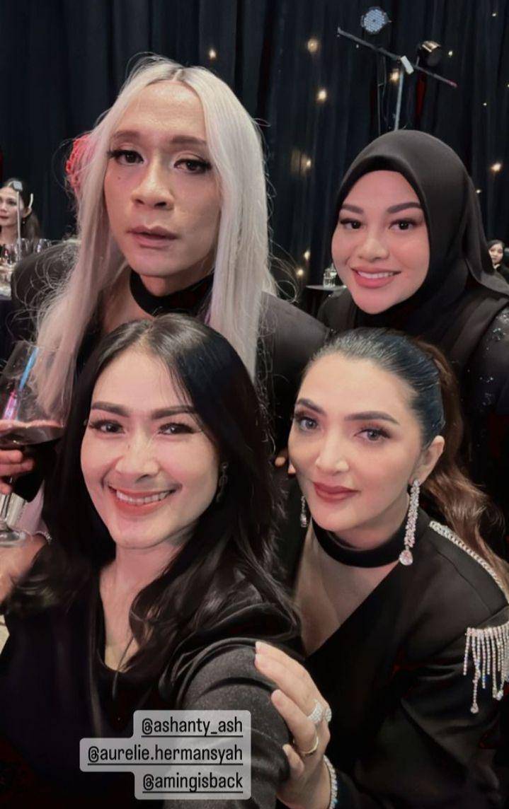 potret artis di pesta ulang tahun Helena Lim (instagram.com/isdadahlia)