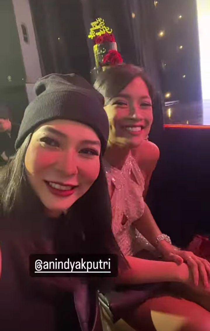 potret artis di pesta ulang tahun Helena Lim (instagram.com/dittaofficial.id)