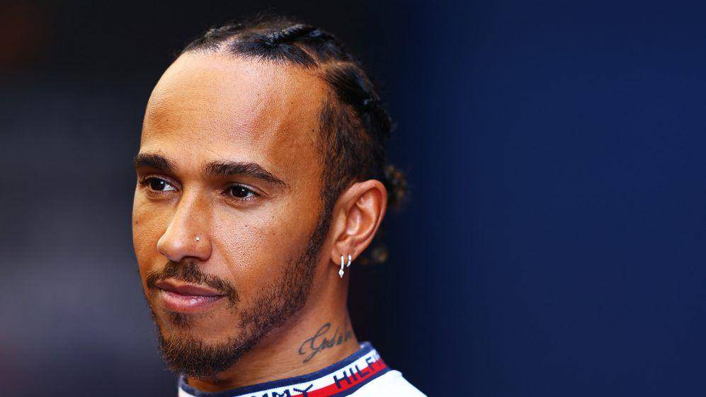 pembalap Mercedes Lewis Hamilton (formula1.com)