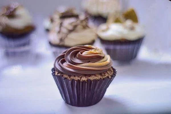 ilustrasi milo cupcake (pexels.com/Ahmed Aqtai)