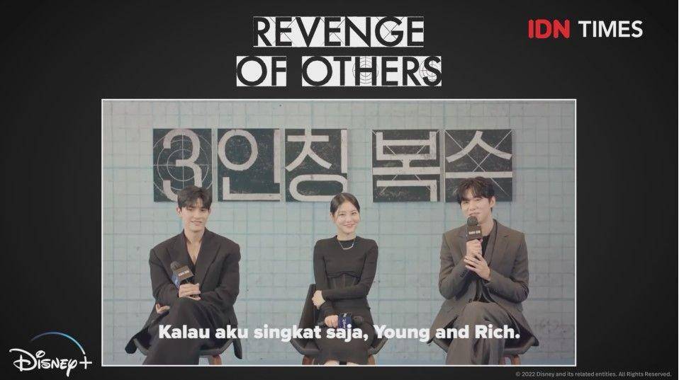 Cuplikan wawancara bersama cast drakor Revenge of Other, dari kiri ke kanan Lomon, Shin Ye Eun dan Seo Ji Hoon. (Dok. Disney+ Hotstar)