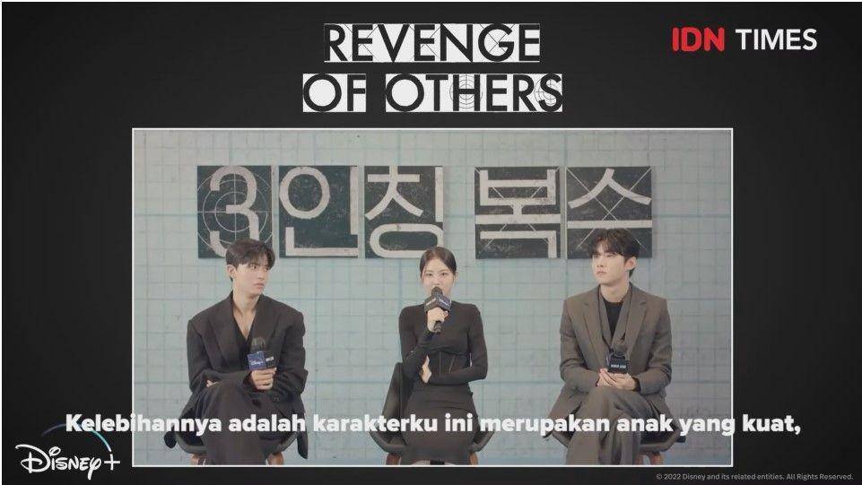 Cuplikan wawancara bersama cast drakor Revenge of Other, dari kiri ke kanan Lomon, Shin Ye Eun dan Seo Ji Hoon. (Dok. Disney+ Hotstar)