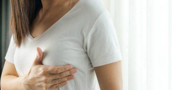 ilustrasi tangan seorang perempuan yang sedang memegang payudaranya(pixabay.com/pornchai soda)