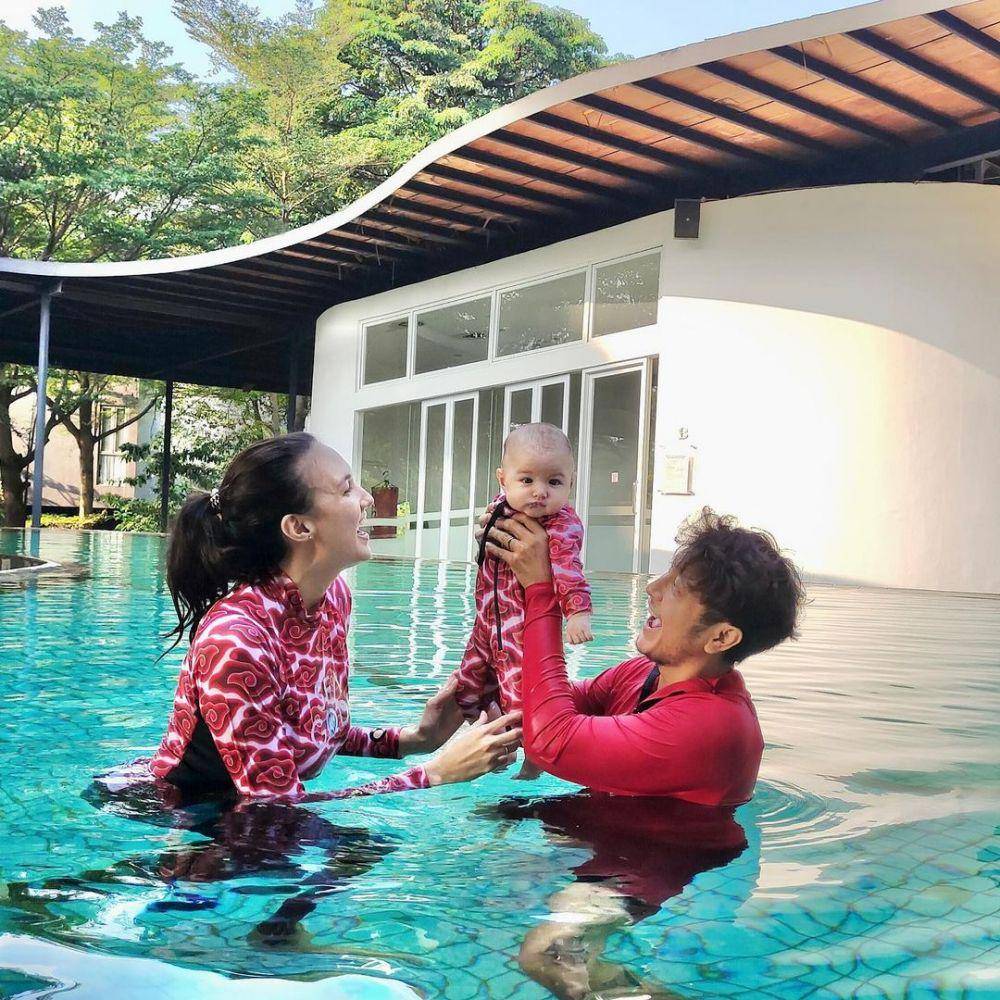 potret Dimas Anggara dan baby Djiwa (instagram.com/nadinelist)