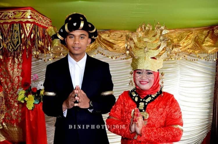 8 Jenis Pakaian Adat Sumatra Utara | IDN Times