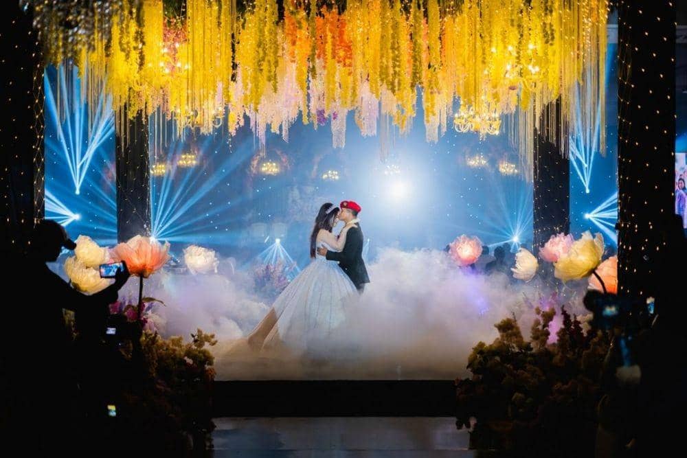 9 Dekorasi Royal Wedding Hillary Brigita, Anggota Komisi 1 DPR