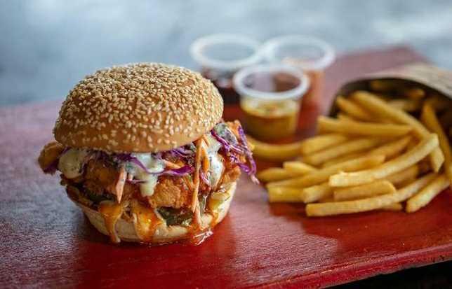 5 Rekomendasi Burger Lezat di Doha yang Wajib Dicoba, Dagingnya Juicy!