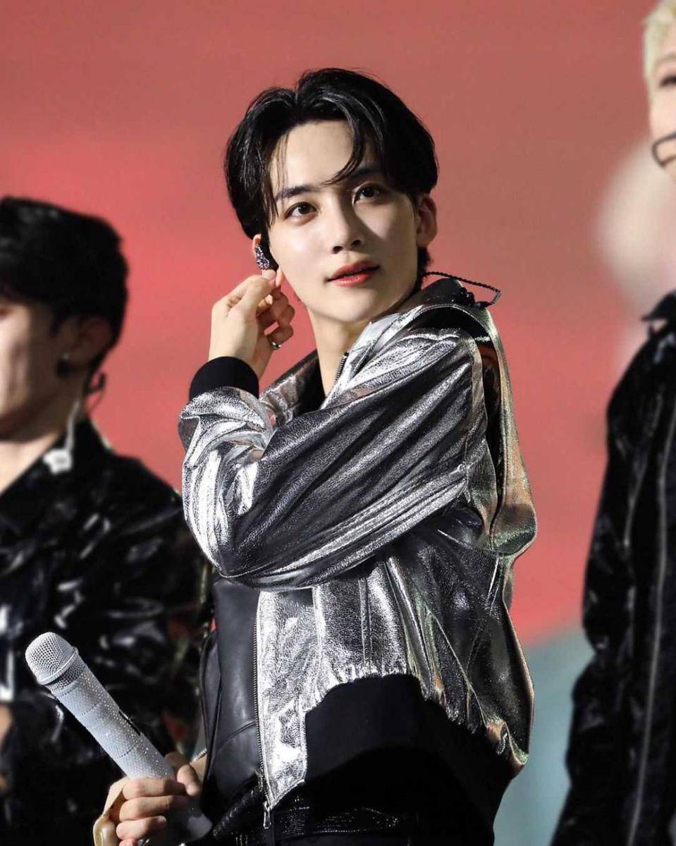 Jeonghan SEVENTEEN. (ig/jeonghaniyoo_n)