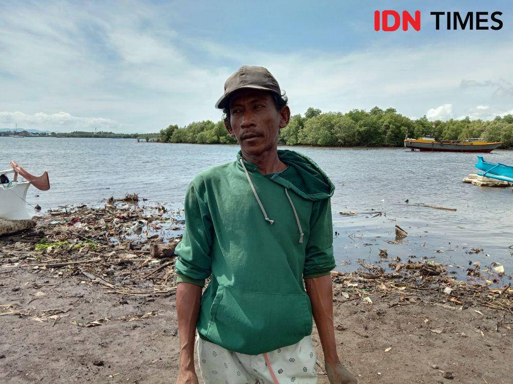 Nelayan Kampung Padak Sie Desa Seruni Mumbul, Jumadil. (IDN Times/Muhammad Nasir)