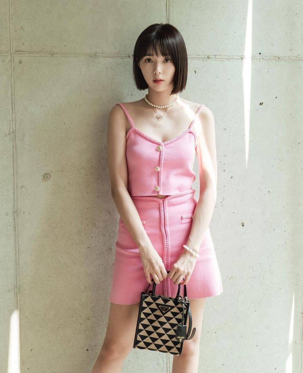 outfit ala Chae Soo Bin (instagram.com/soobinms)