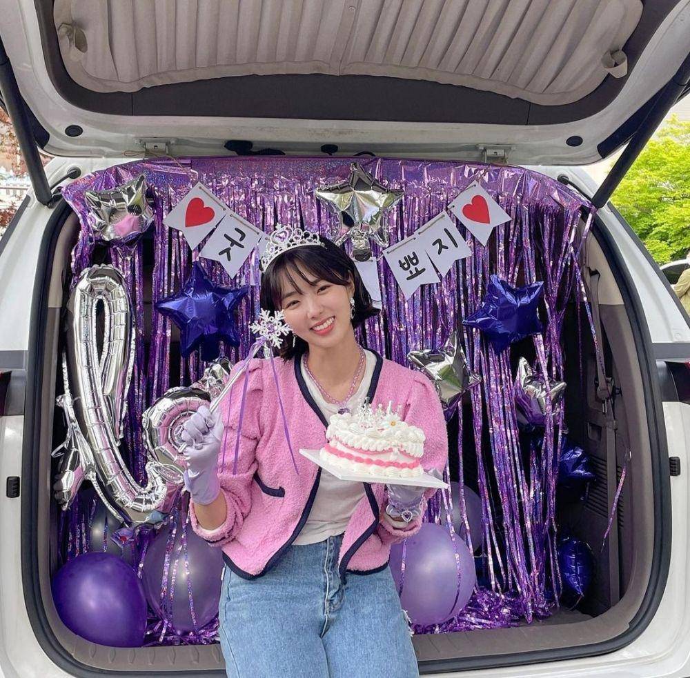 outfit ala Chae Soo Bin (instagram.com/soobinms)