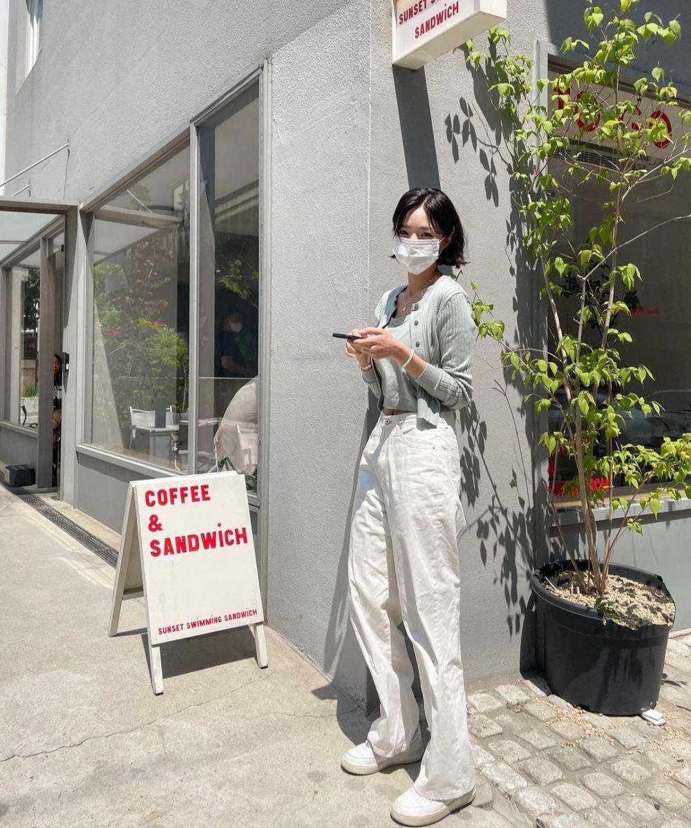 outfit ala Chae Soo Bin (instagram.com/soobinms)
