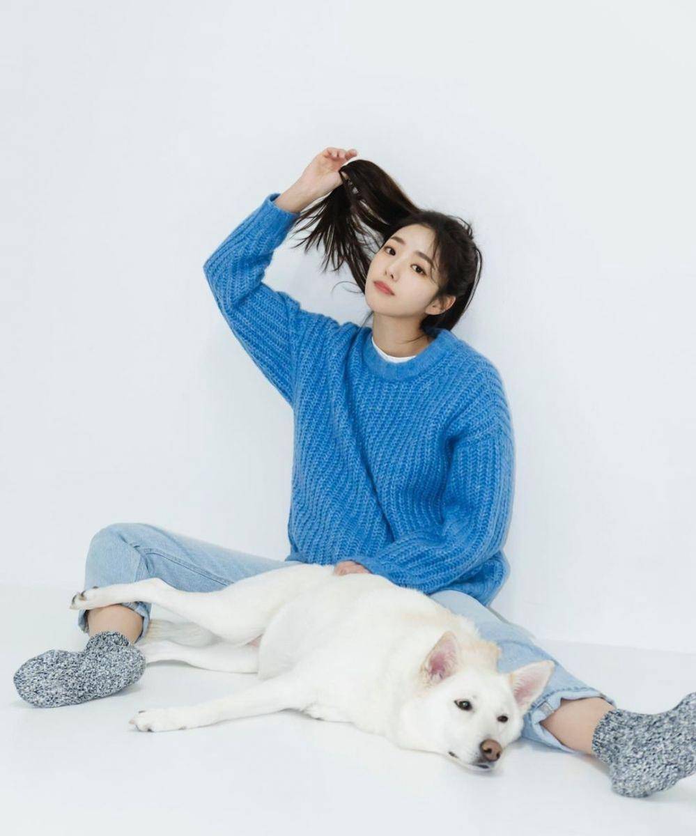 outfit ala Chae Soo Bin (instagram.com/soobinms)