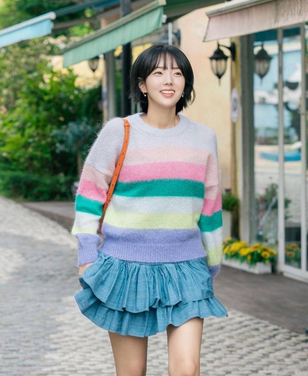outfit ala Chae Soo Bin (instagram.com/kkbyss)
