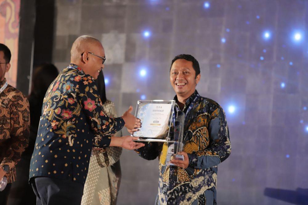 UGM Peroleh Penghargaan Anugerah Media Humas Kemenkominfo
