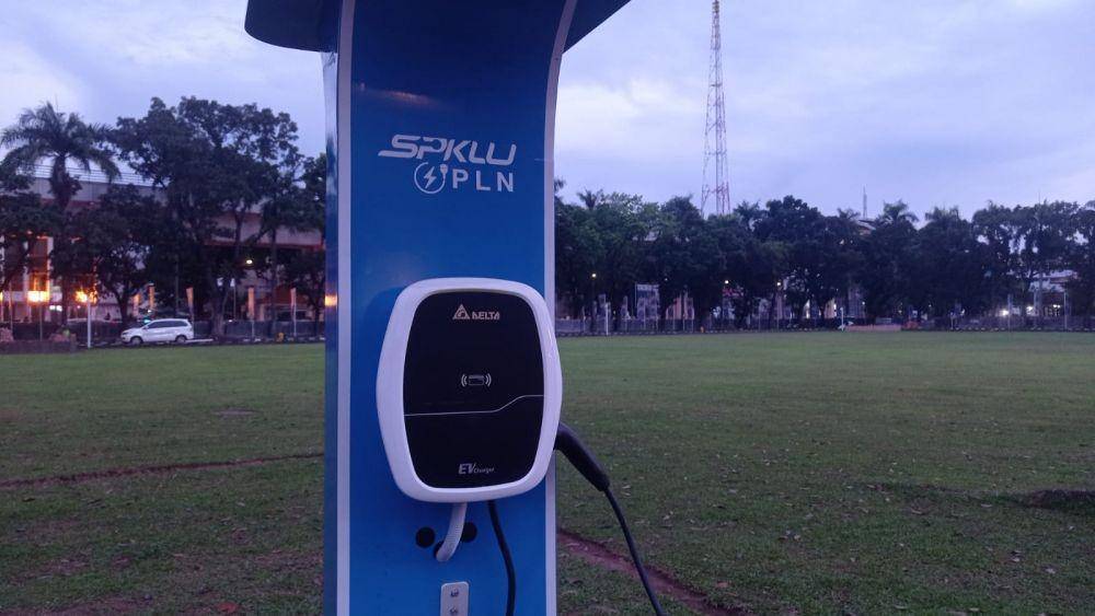 stasiun pengisian kendaraan listrik umum (SPKLU) di depan halaman Kantor Gubernur Sumsel (Dok: istimewa)